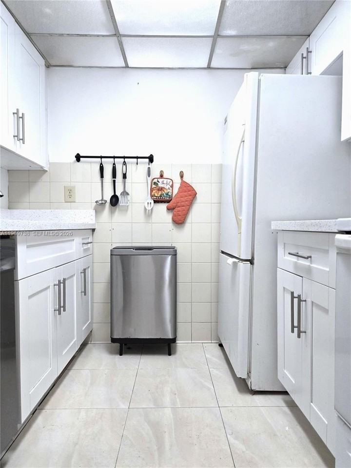 300 Nw 107th Ave #206 - Photo 6 of 15