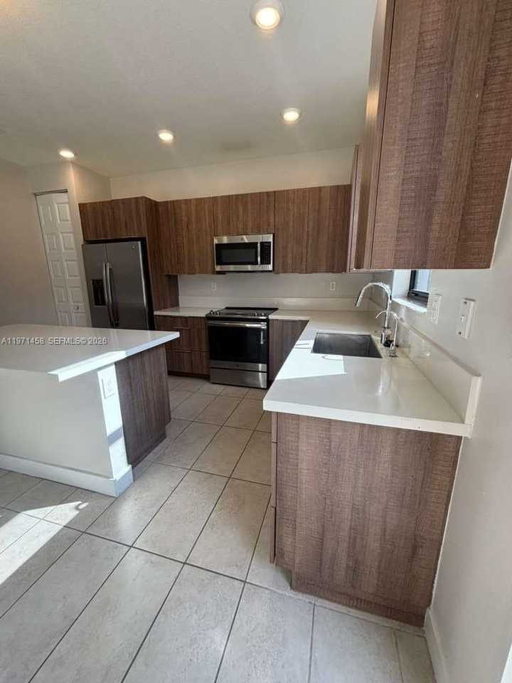 8058 Nw 105th Ct - Photo 2 of 4