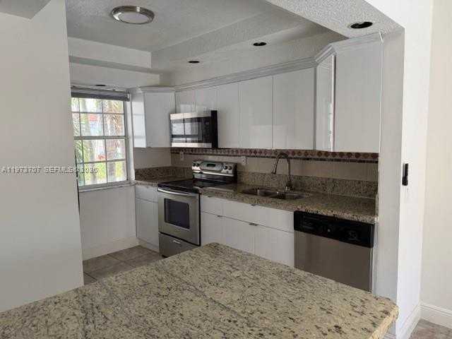 20965 Sw 84th Ave #0 - Photo 4 of 14