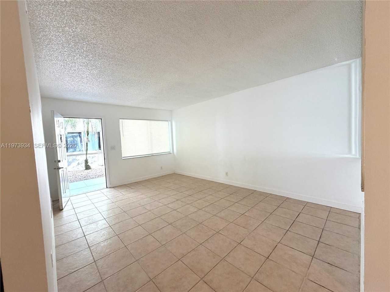 3215 Nw 102nd Ter #3215 - Photo 4 of 33