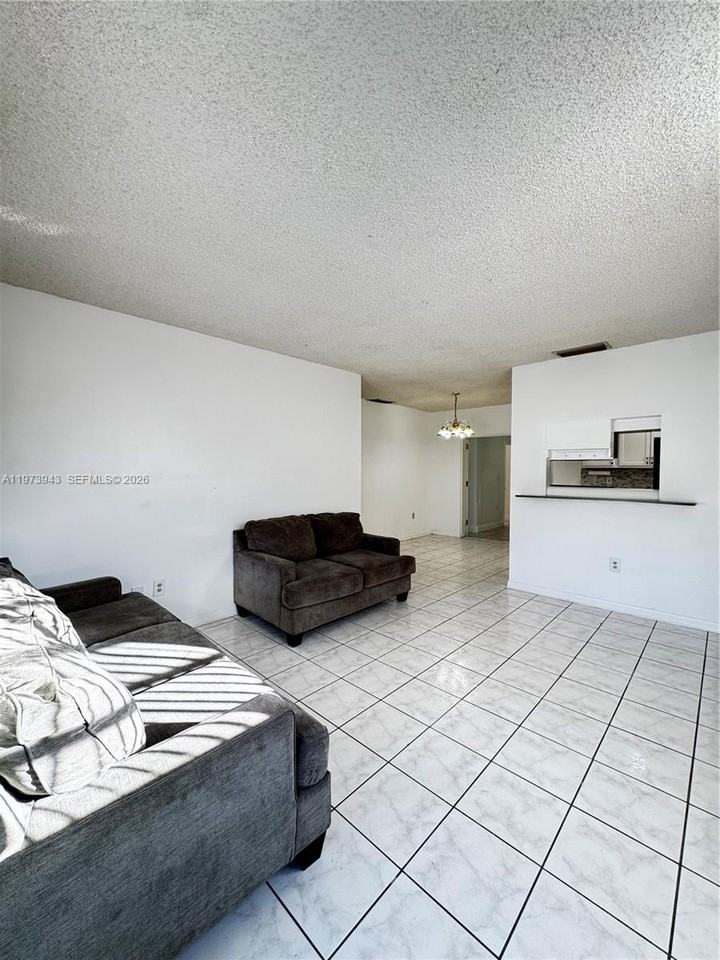 11852 Sw 202nd St - Photo 2 of 13