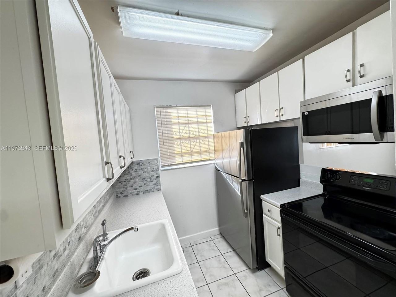 11852 Sw 202nd St - Photo 4 of 13