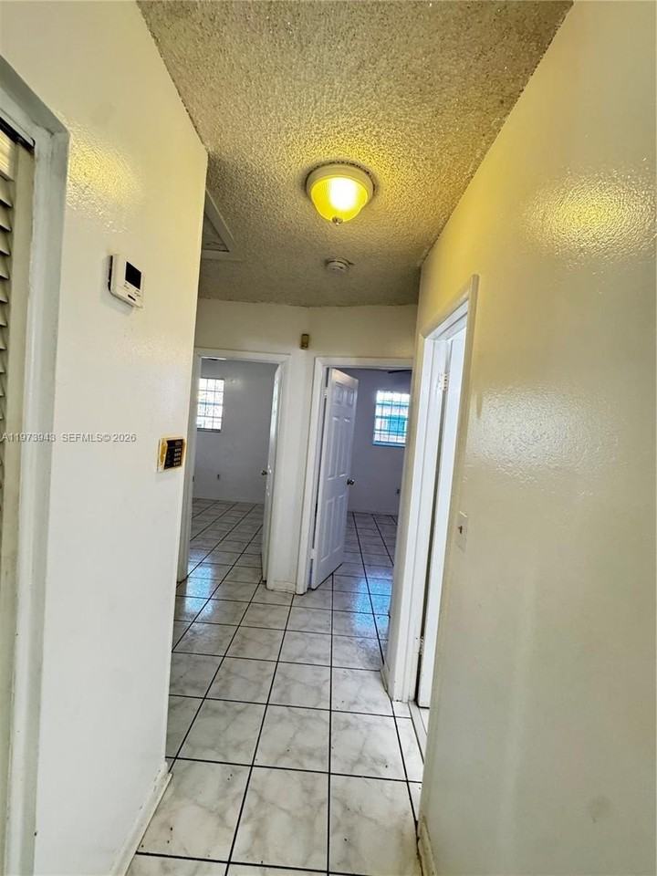 11852 Sw 202nd St - Photo 7 of 13