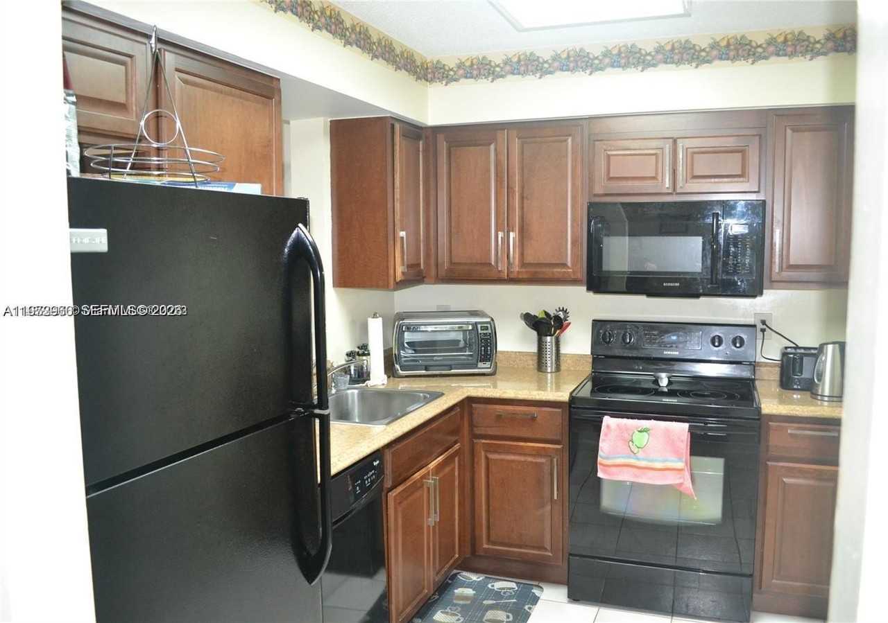 480 Nw 76th Ave #105 - Photo 3 of 16