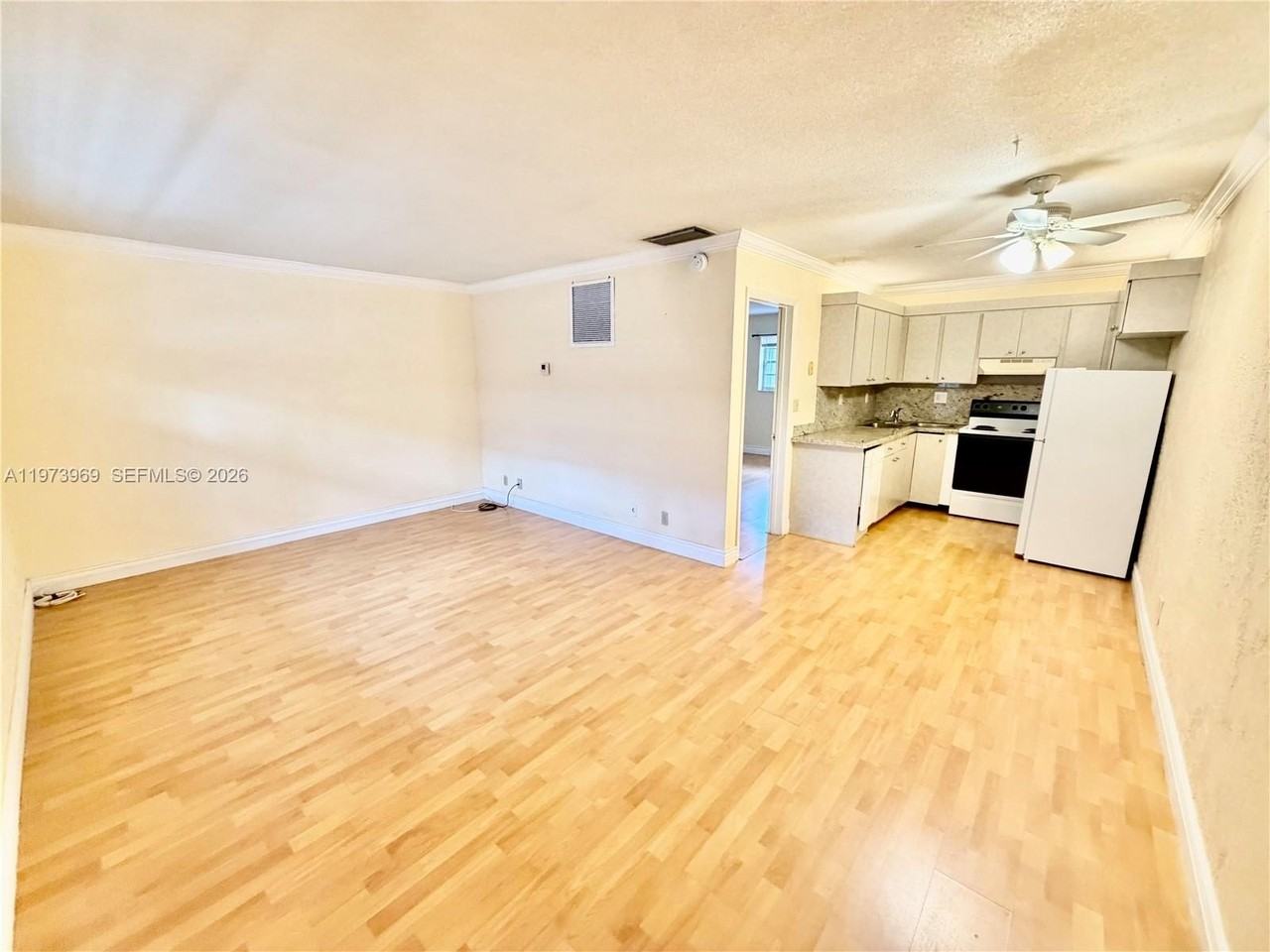 510 Ne 17th Ave #207 - Photo 4 of 15