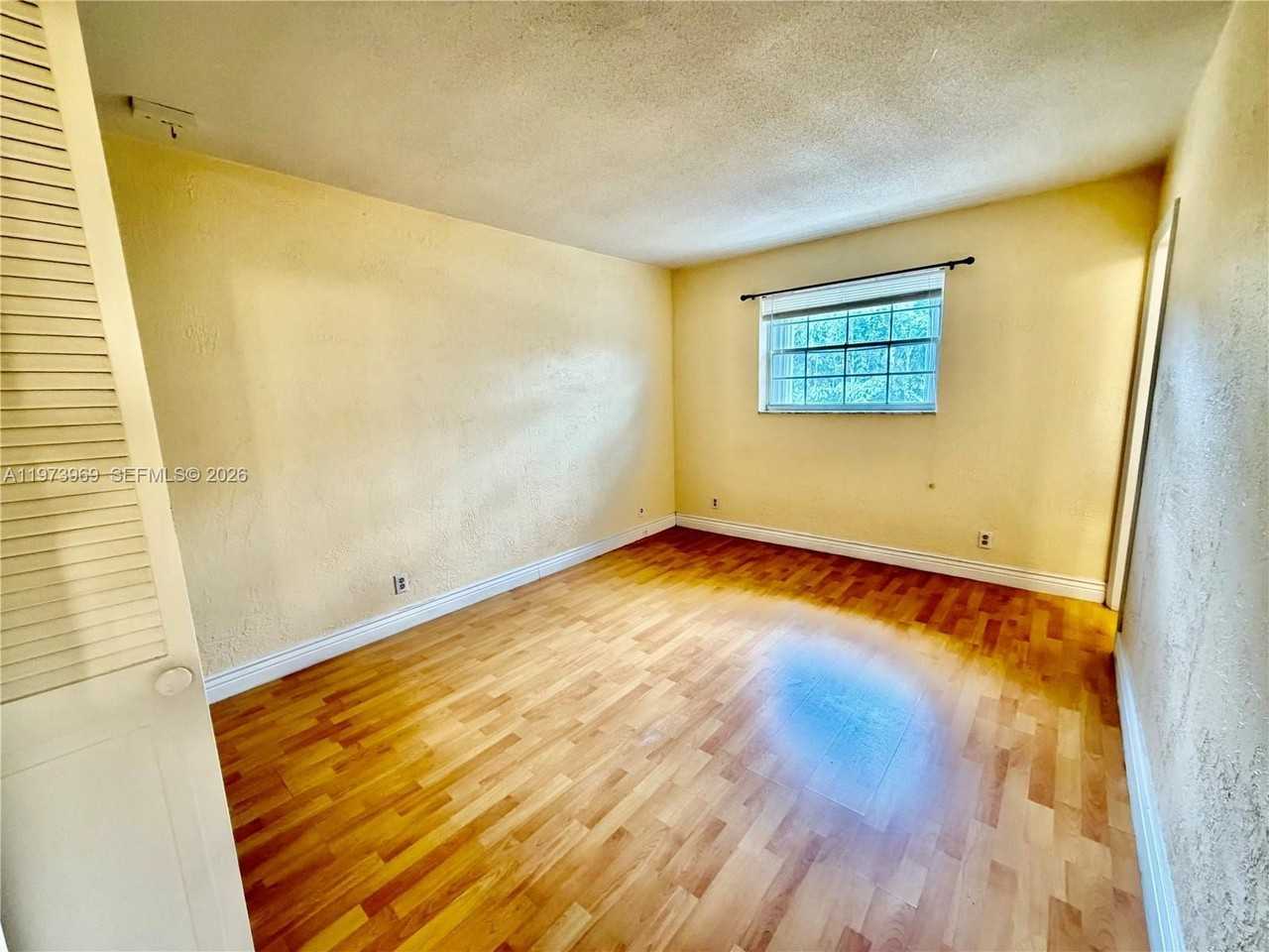 510 Ne 17th Ave #207 - Photo 6 of 15