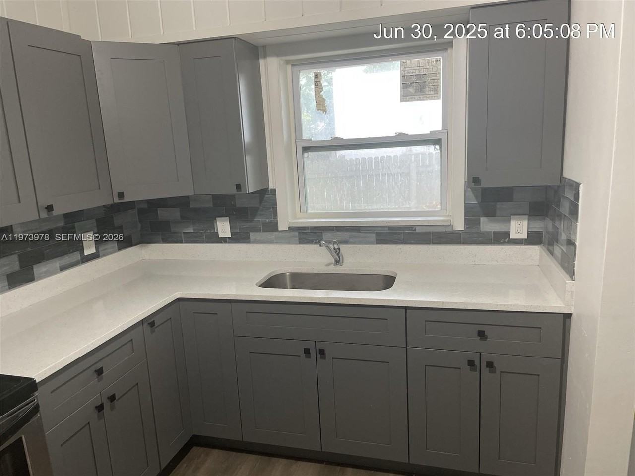 4000 Greenwood Ave #2 - Photo 2 of 4