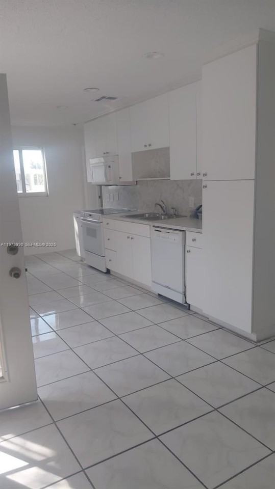 6444 Dawson St #0 - Photo 3 of 7