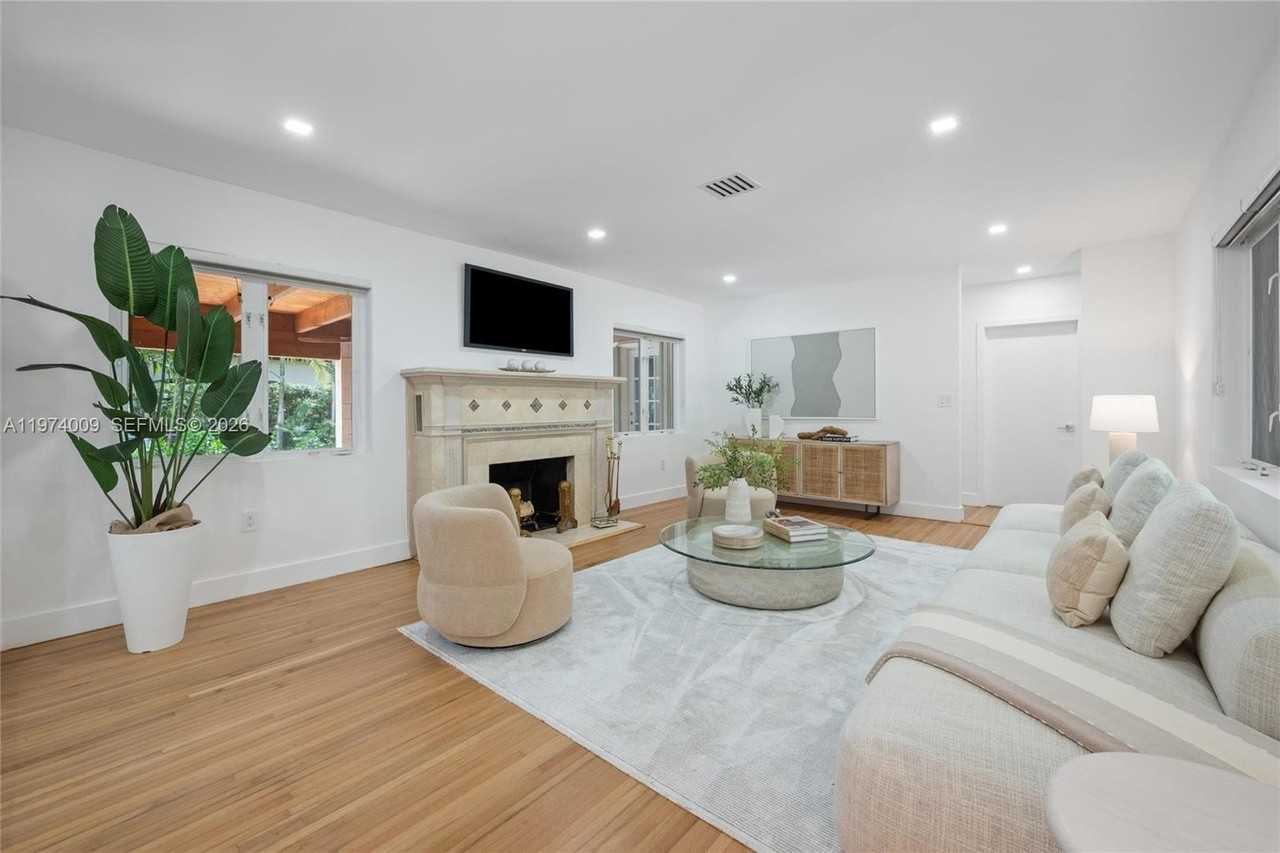 5211 Granada Blvd - Photo 3 of 25