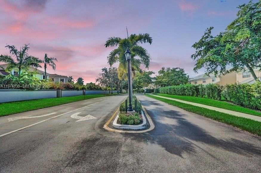 2901 Dorchester Ln #2901 - Photo 3 of 50