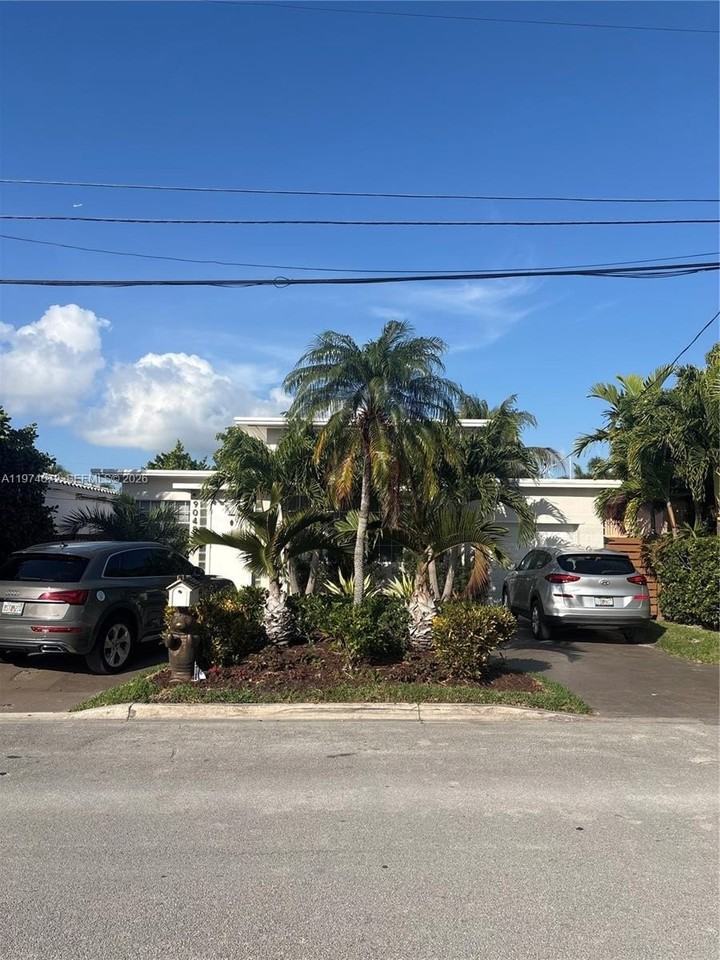 9048 Carlyle Ave - Photo 4 of 19