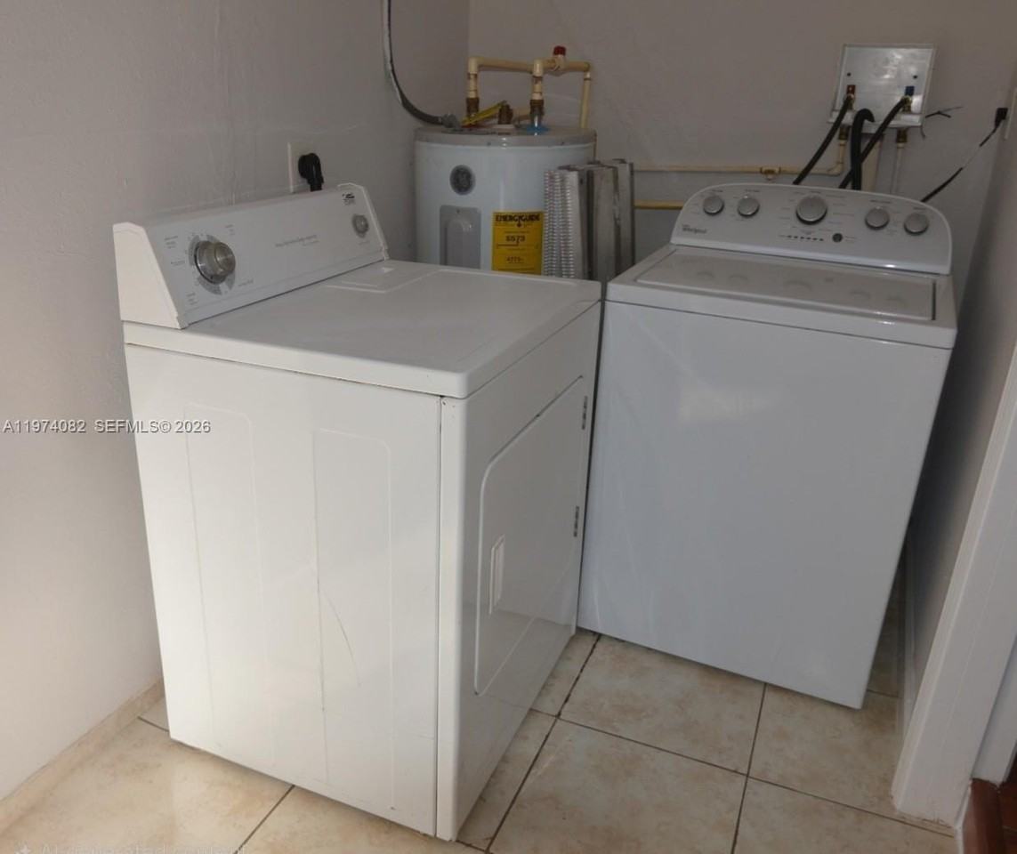 731 Nw 17th Ct - Photo 3 of 10