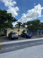 featured image of 2615 Nw 13th Ct #2
