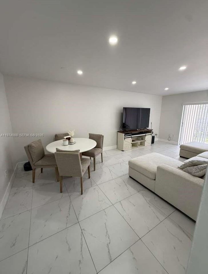 7727 Sw 86th St - Photo 4 of 14