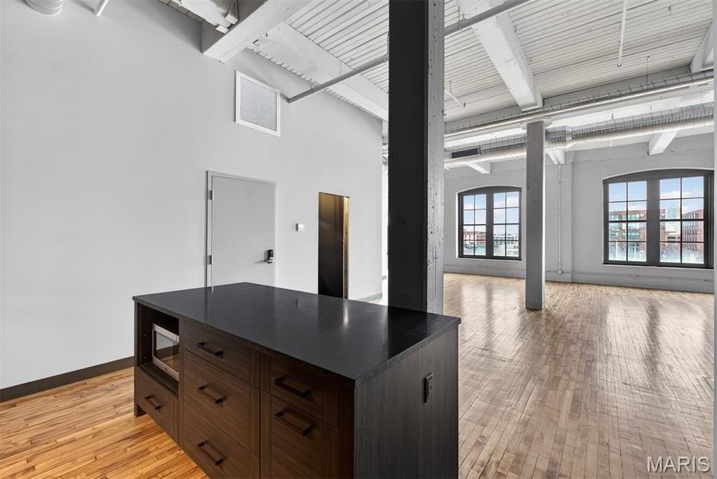 2647 Locust St #2R - Photo 6 of 30