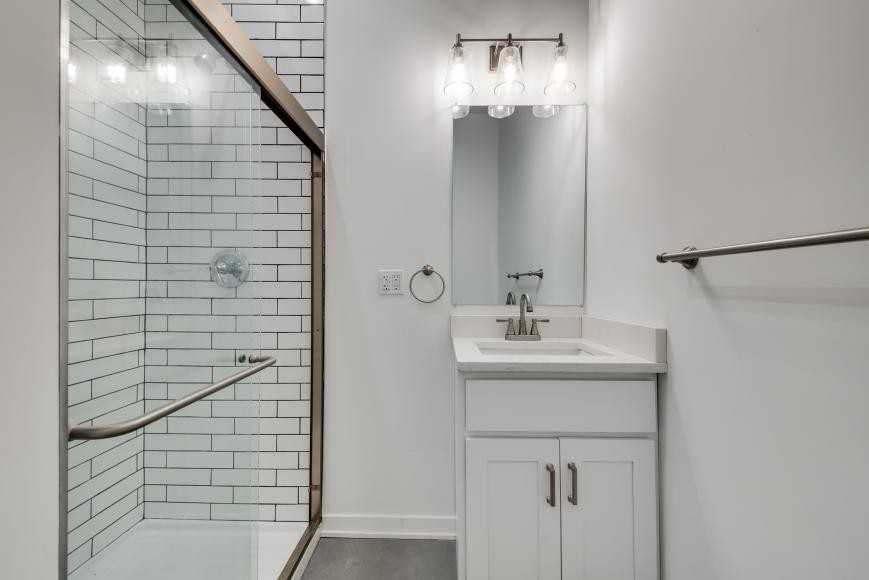 2026 N Damen Ave - Photo 4 of 10