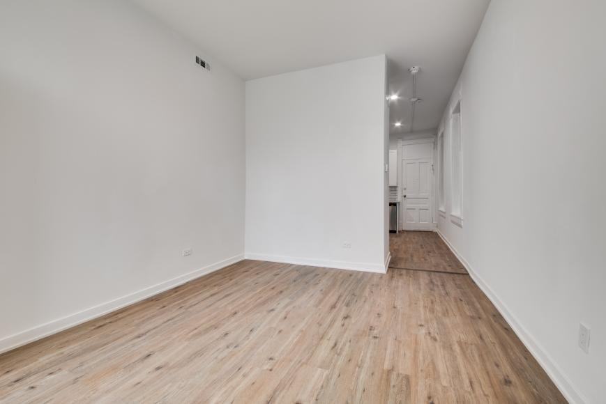 2026 N Damen Ave - Photo 6 of 10