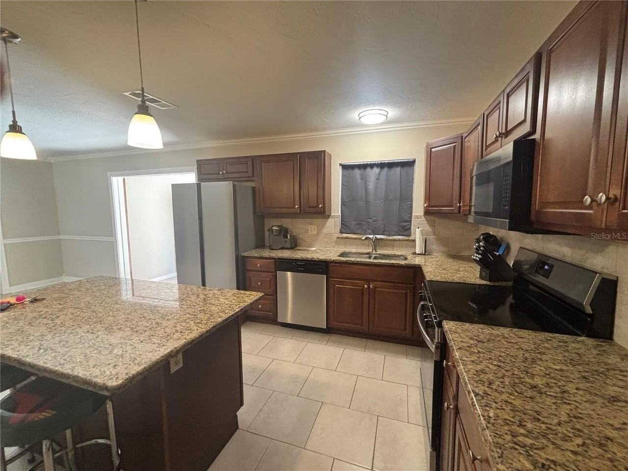 2226 Fairfield Ave - Photo 4 of 32