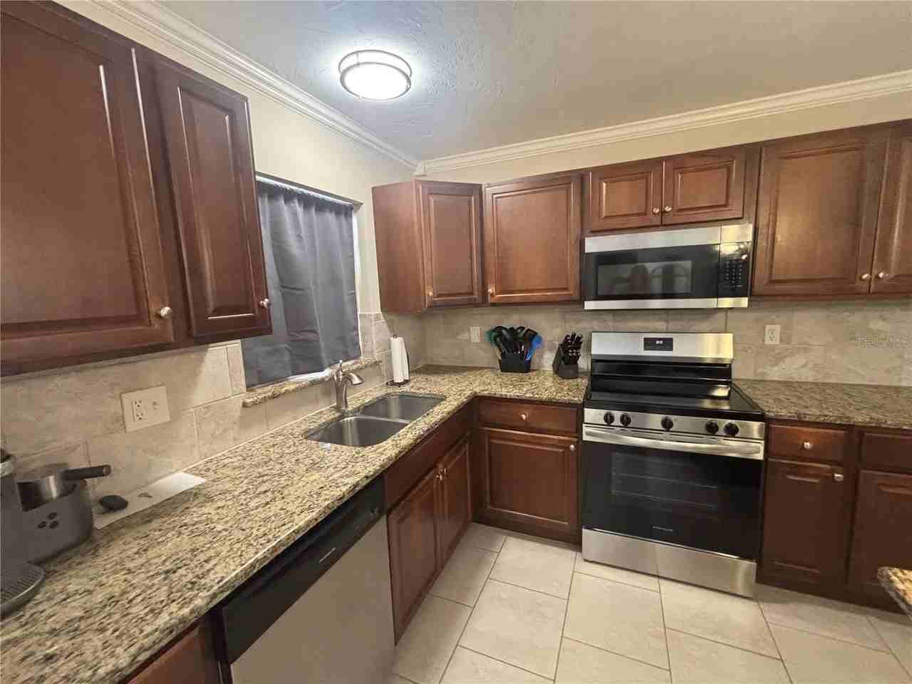 2226 Fairfield Ave - Photo 6 of 32