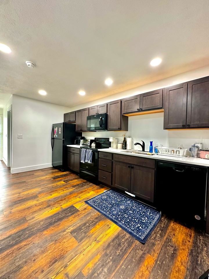 231 Walnut Street - Photo 2 of 16