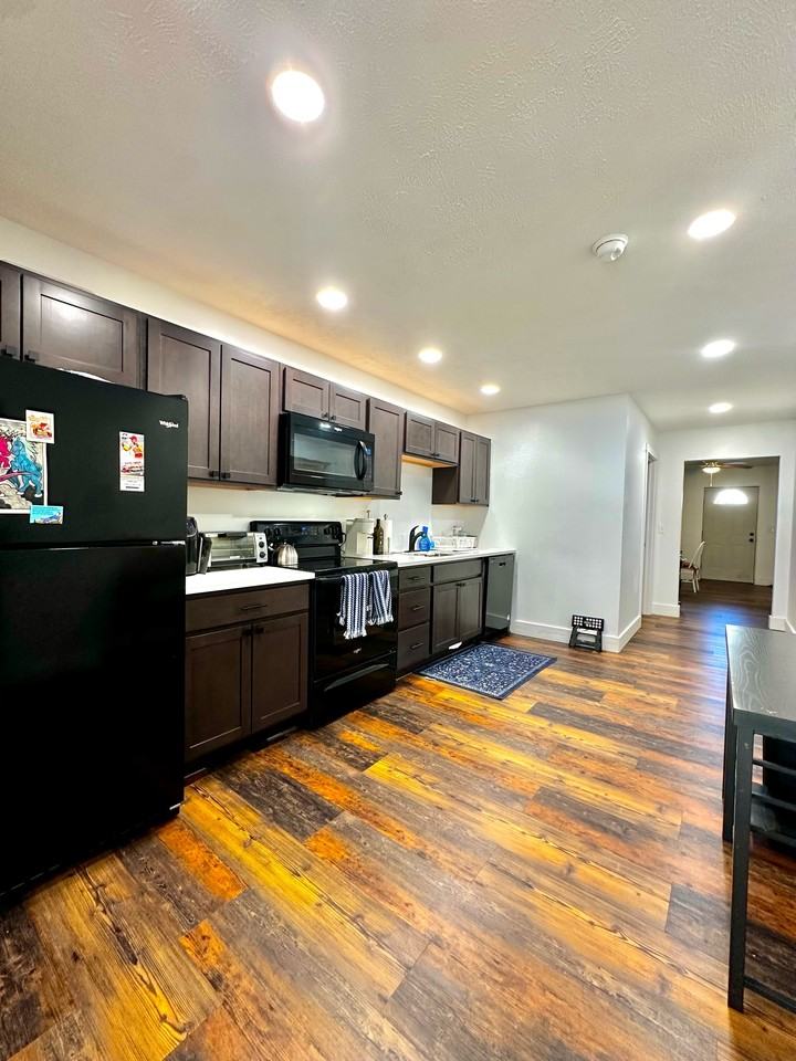 231 Walnut Street - Photo 3 of 16