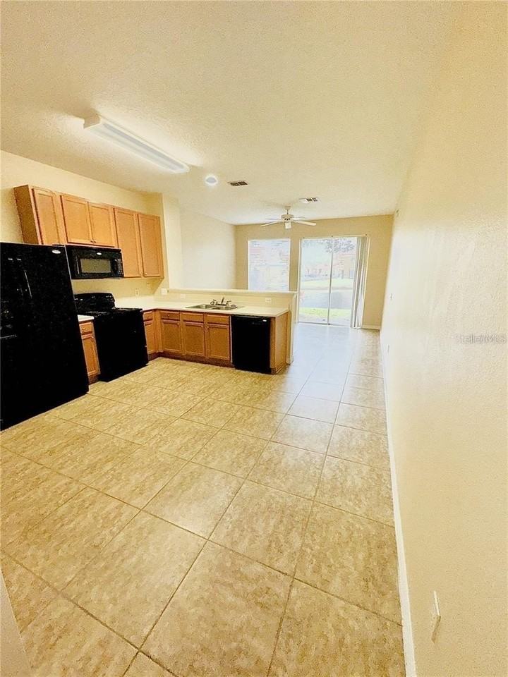 5465 Paradise Cay Cir - Photo 6 of 21