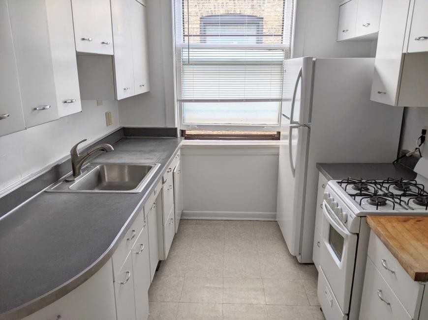 729 Hinman Ave - Photo 5 of 10