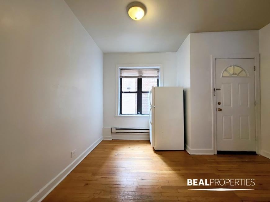 N Pine Grove Ave - Photo 3 of 7