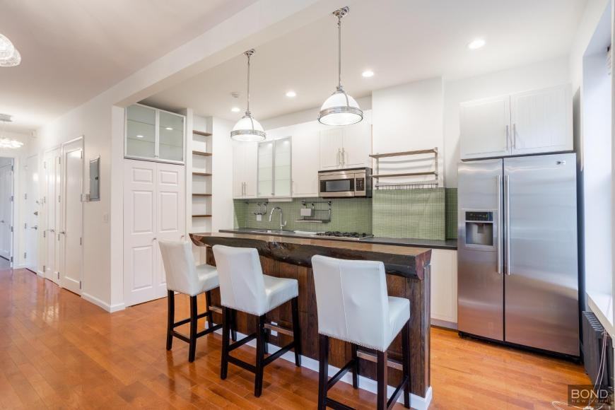 6021 Putnam Ave - Photo 3 of 10