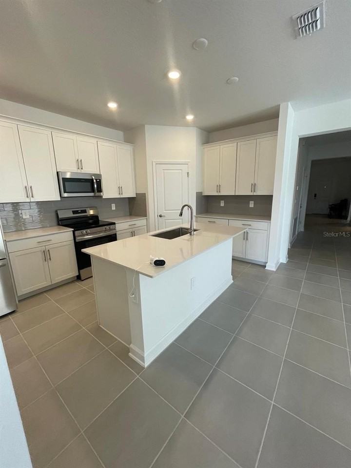 3233 Addison Blvd #3233 - Photo 4 of 23