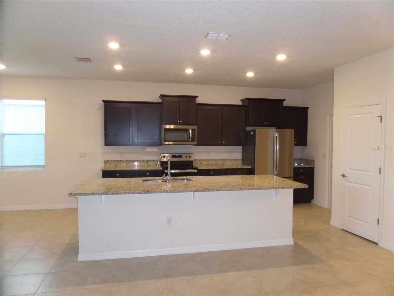 5475 Sunshine Dr - Photo 5 of 50