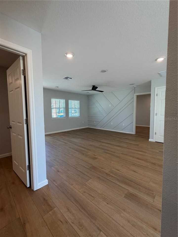 111 W Pearl St - Photo 3 of 13