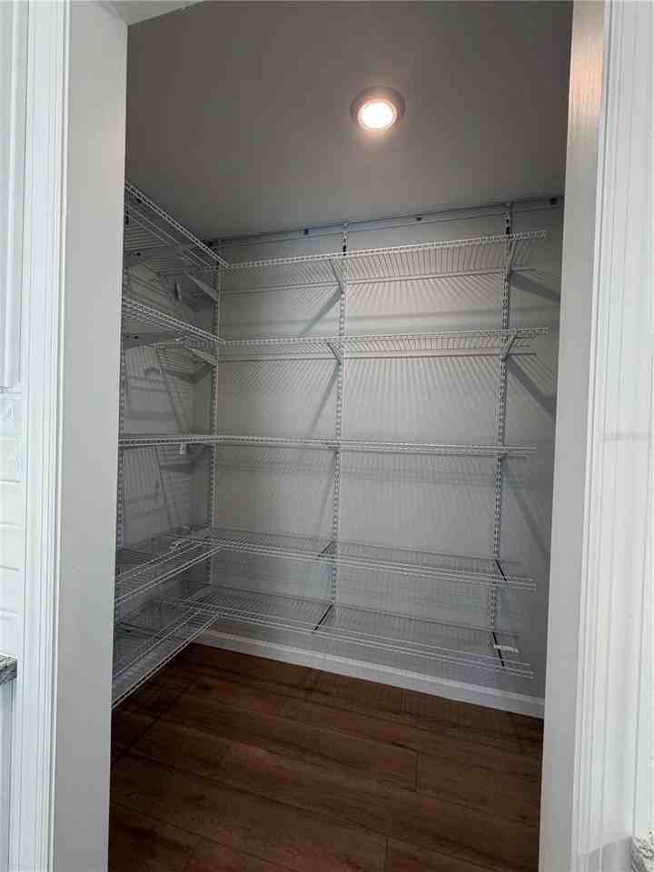 111 W Pearl St - Photo 6 of 13