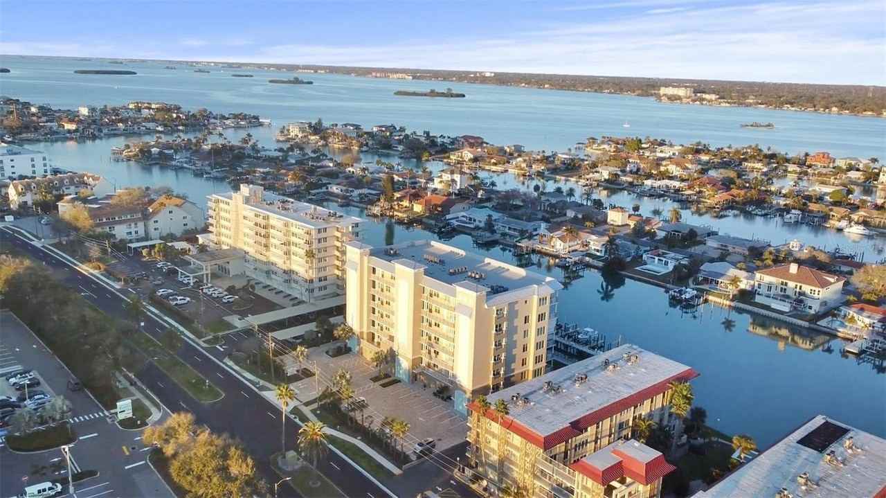 125 Island Way #502 - Photo 3 of 35