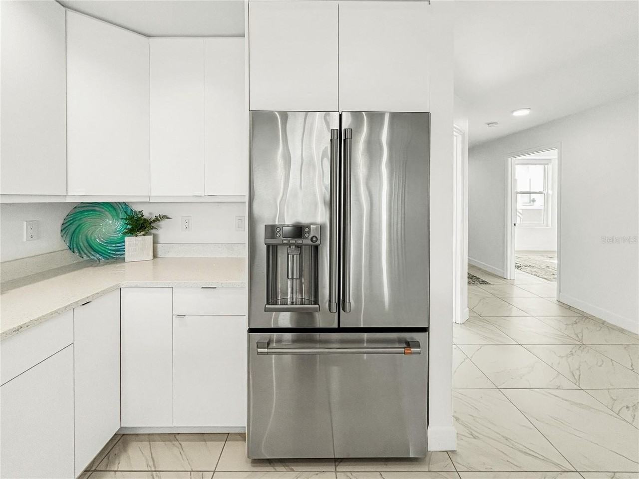 125 Island Way #502 - Photo 6 of 35