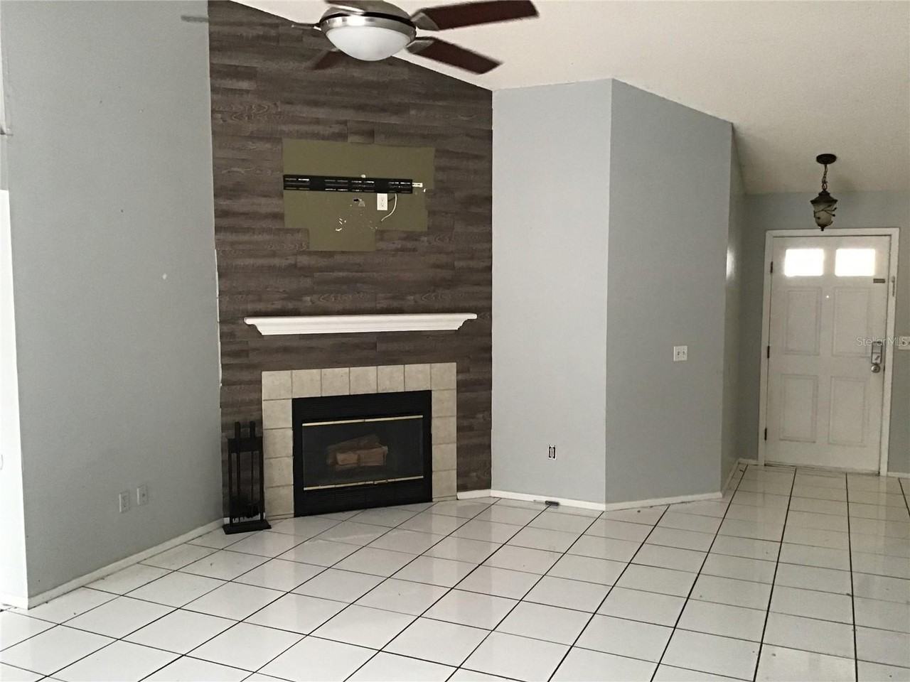 1418 Cloverfield Dr - Photo 3 of 11