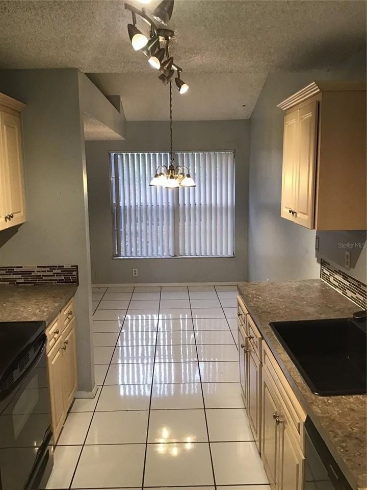 1418 Cloverfield Dr - Photo 4 of 11