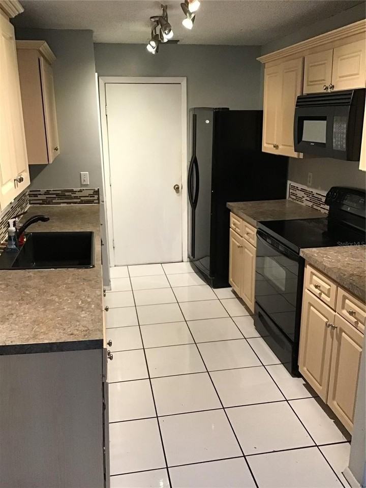 1418 Cloverfield Dr - Photo 7 of 11