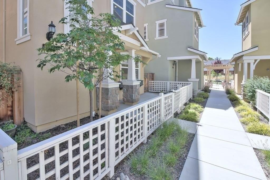 2913 Pescadero Ter - Photo 2 of 35