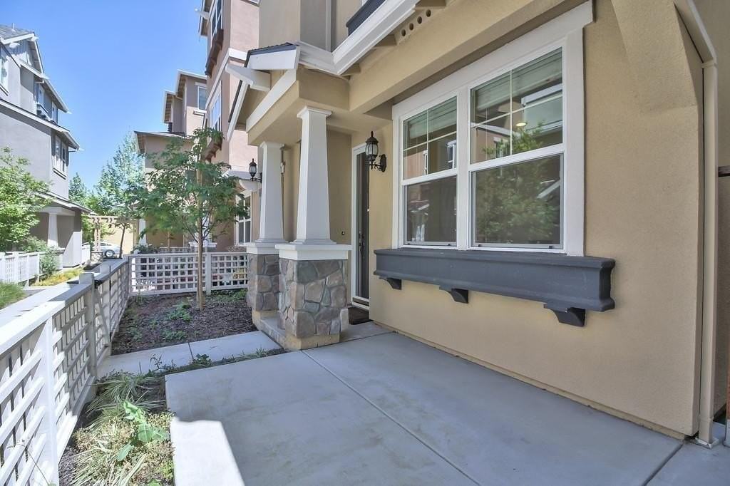 2913 Pescadero Ter - Photo 5 of 35