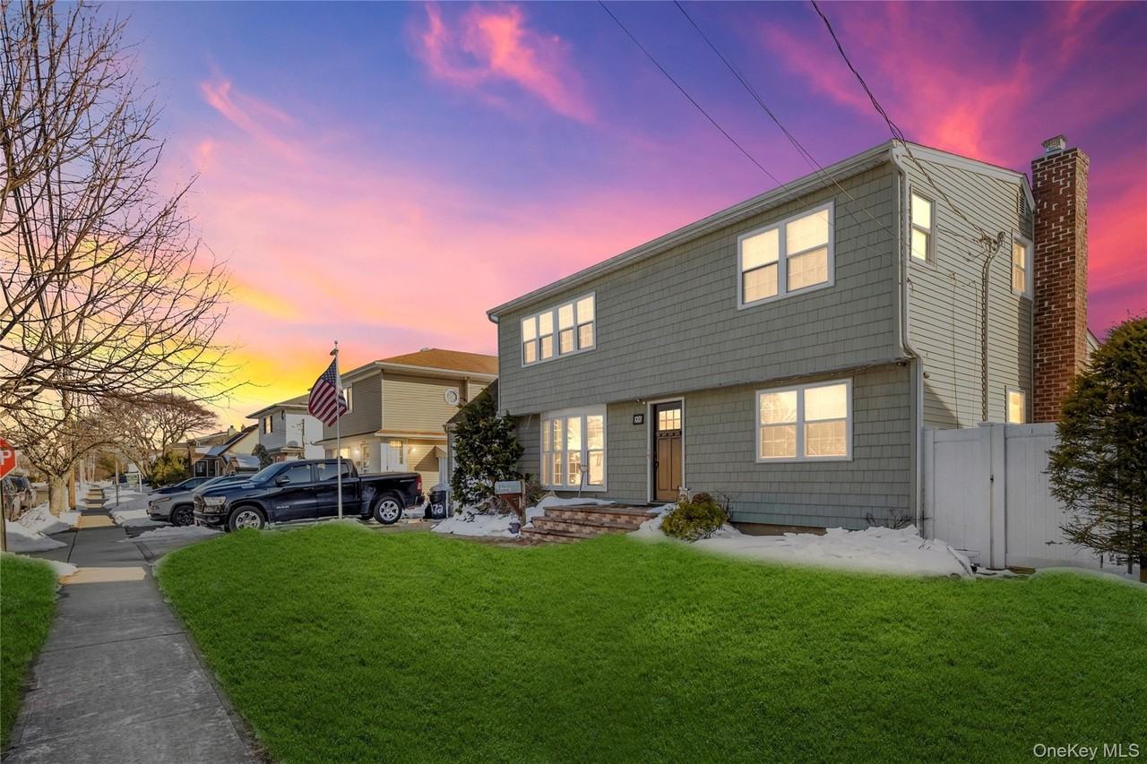 272 N Delaware Ave - Photo 2 of 23