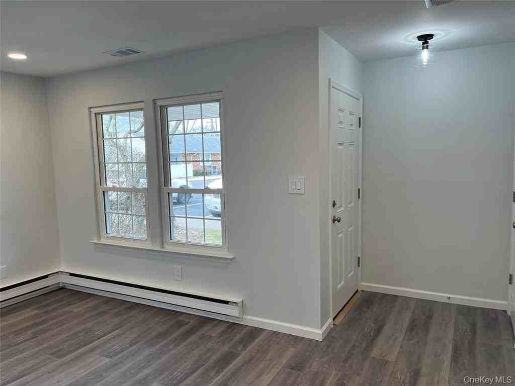 51 Whalers Cv - Photo 3 of 22