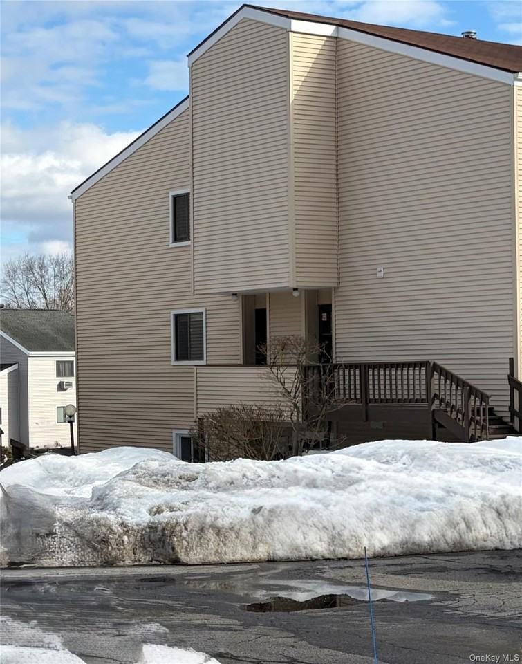 1203 Village Dr - Photo 2 of 18