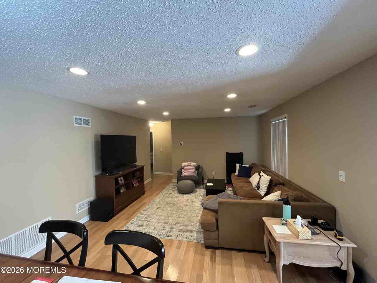 19 Augusta Ct - Photo 7 of 22