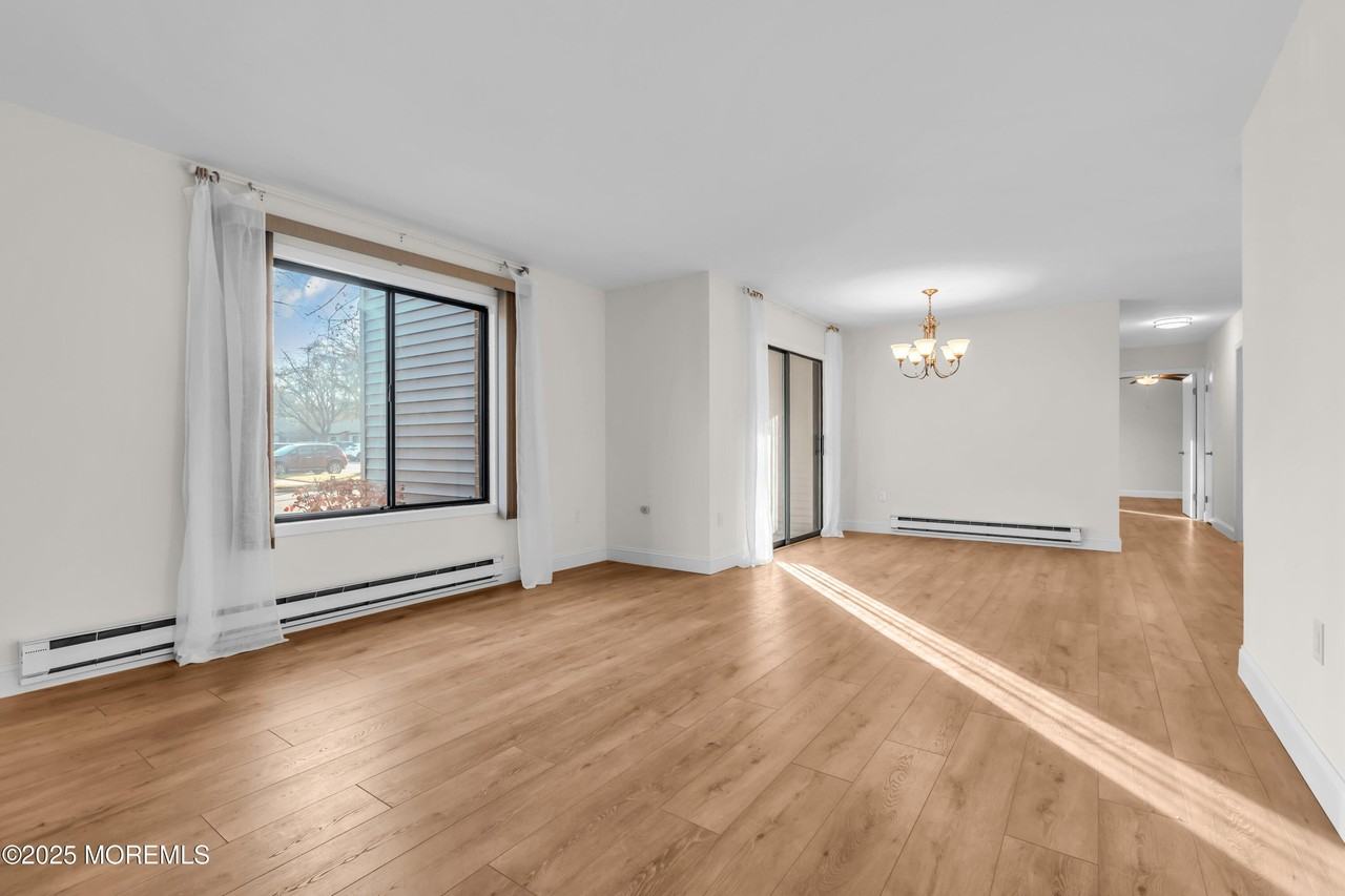 218 Medford Ct Unit A - Photo 7 of 39