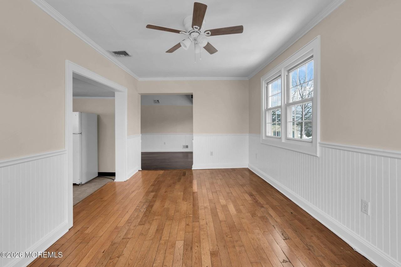 1001 Arnold Ave - Photo 5 of 11