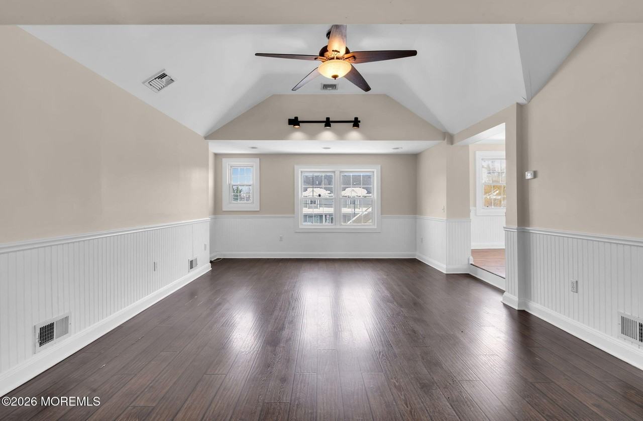 1001 Arnold Ave - Photo 6 of 11