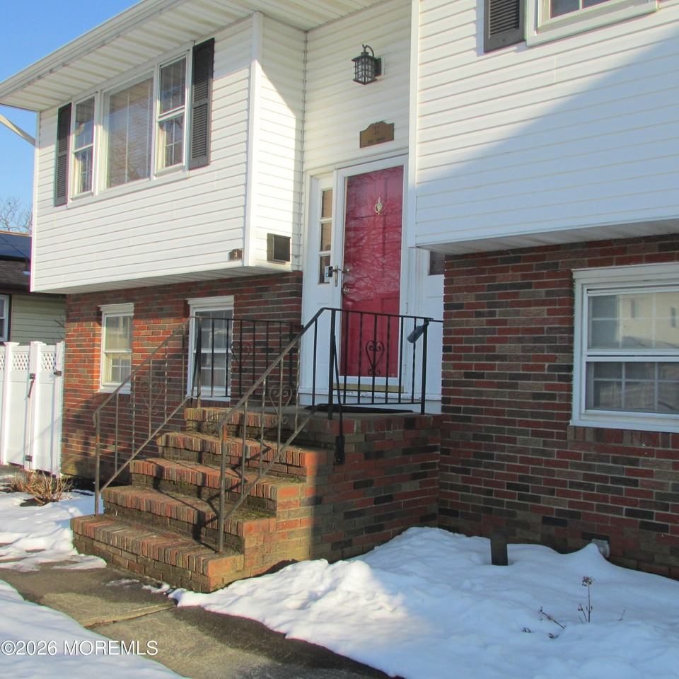 31 Pine St - Photo 2 of 27