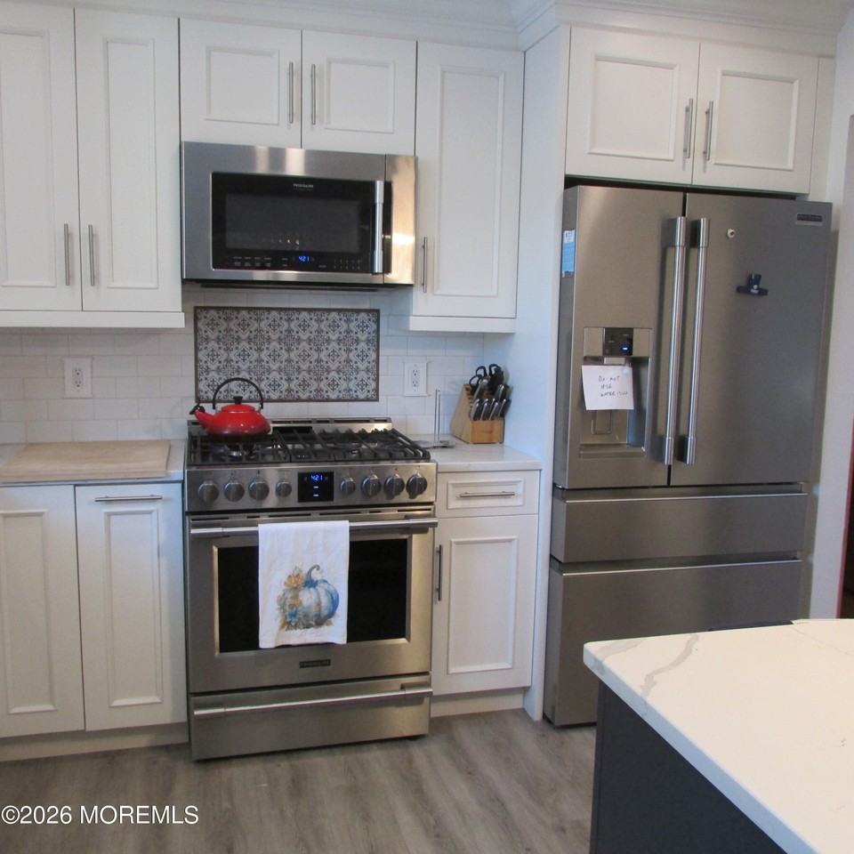 31 Pine St - Photo 5 of 27