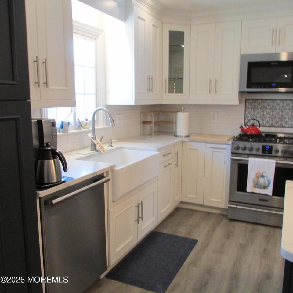 31 Pine St - Photo 6 of 27